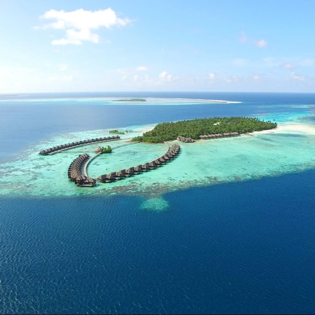 Ayada Maldives özel adası ve su üstü villaları