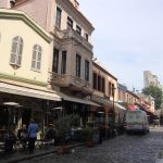 Ladadika semtinin arnavut kaldırımlı sokakları