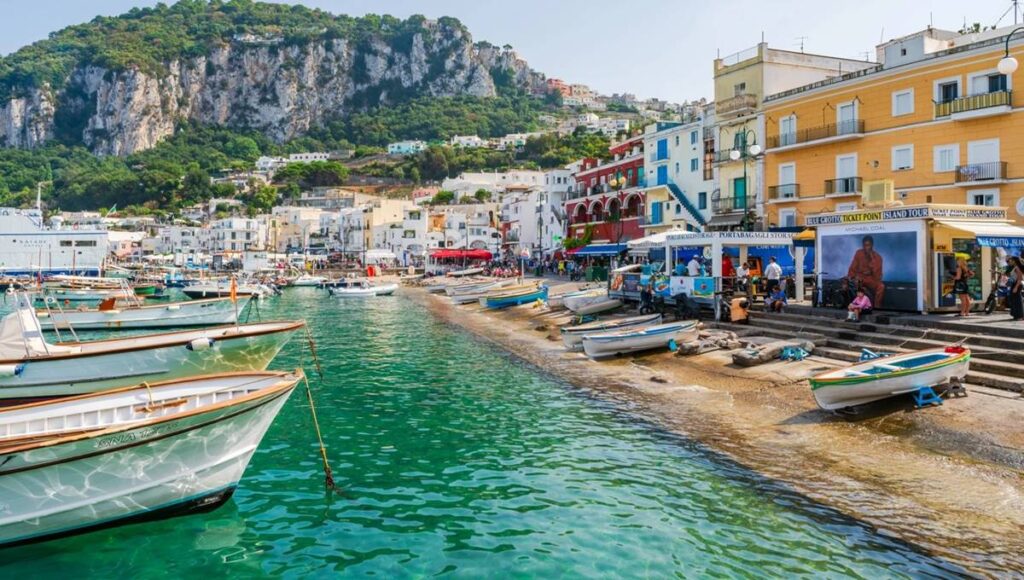 Capri Nereye Bağlı?