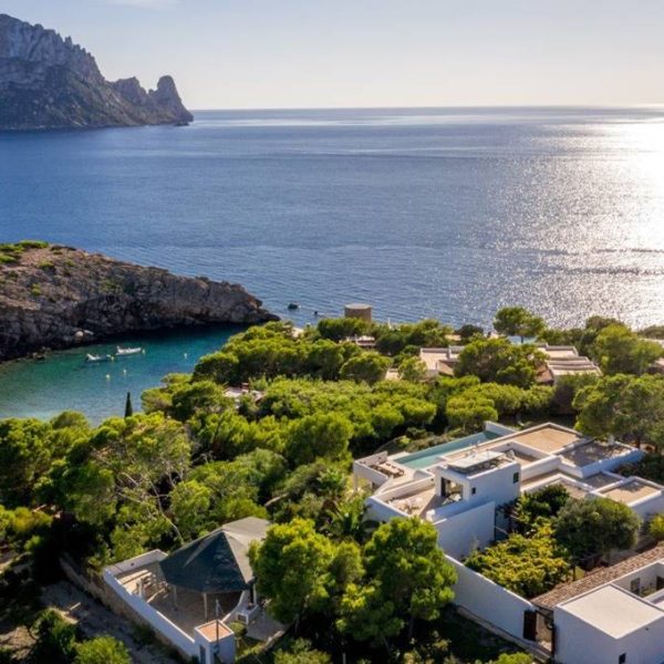 İbiza'da Nerede Kalınır?