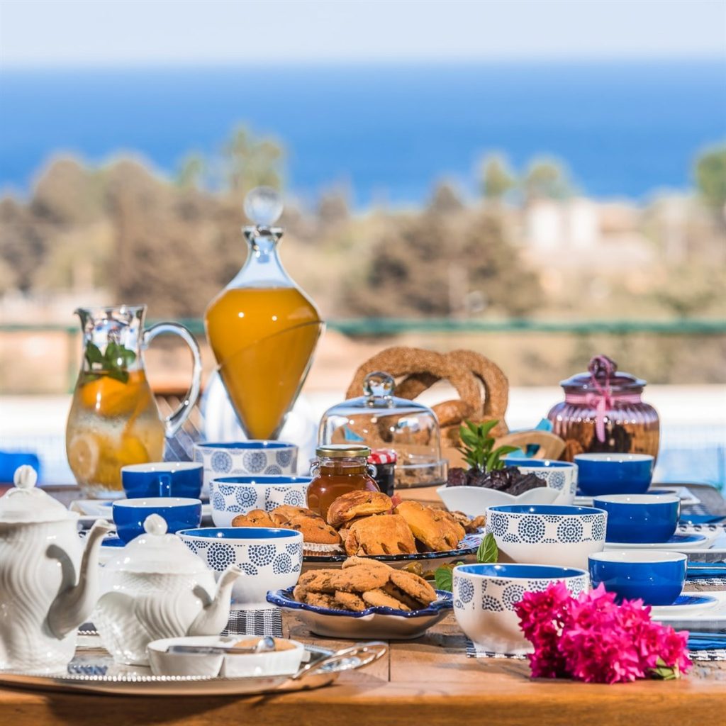 Bello Blu Rhodes deniz manzaralı kahvaltı terası