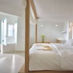 Petinos Hotel Mykonos Honeymoon Suite deniz manzaralı yatak odası