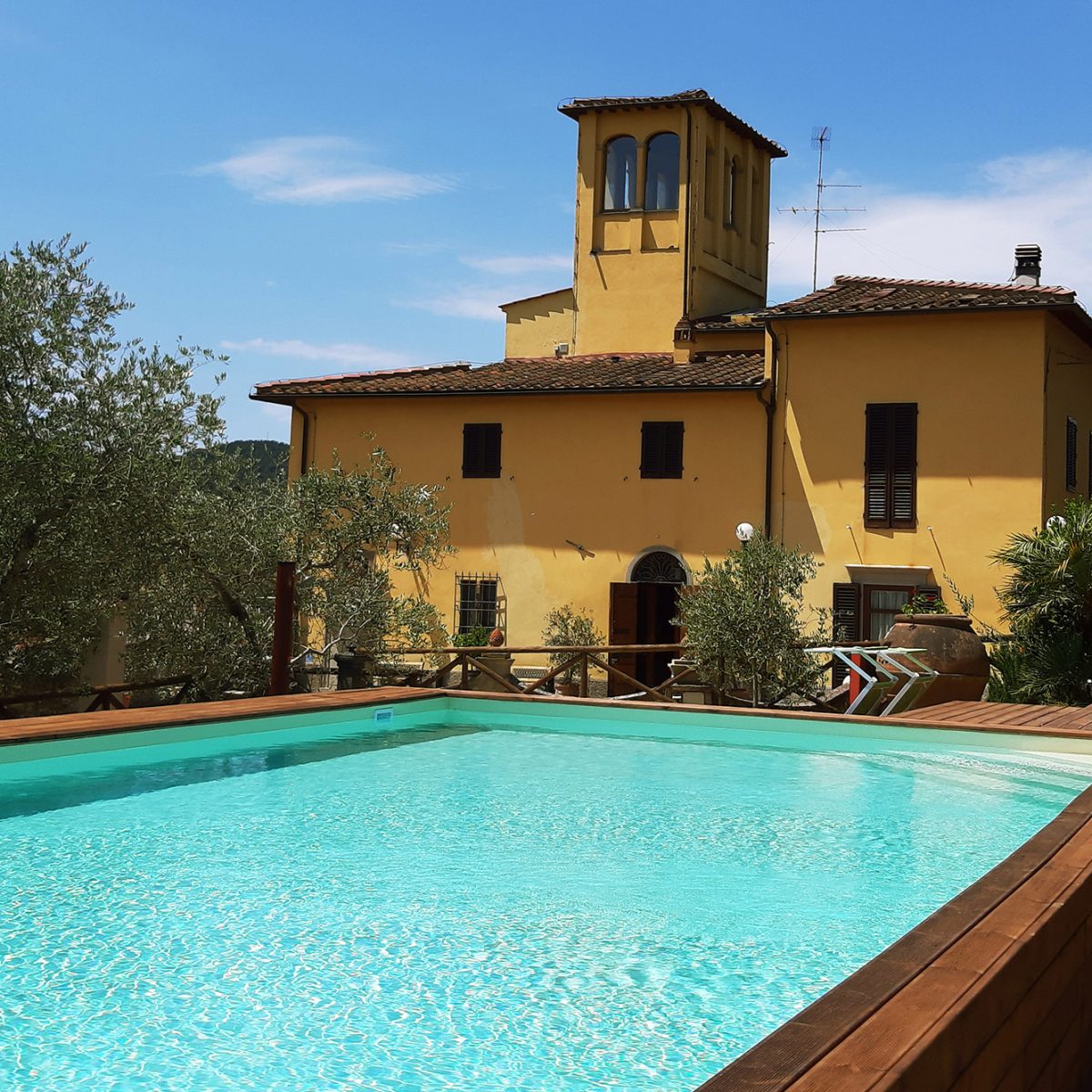 Villa Guarnaschelli havuz ve villa