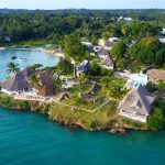 Chuini sahil lodge kuşbakışı, havuz ve Zanzibar kıyısı