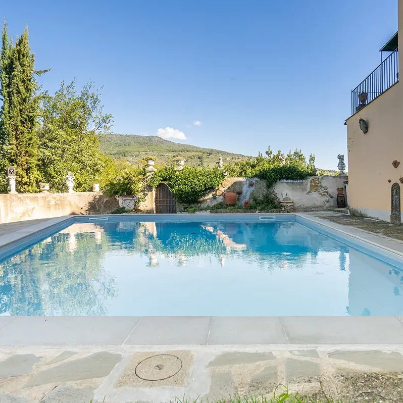 Fattoria di Piantravigne açık havuz, tarihi villa ve Toskana tepeleri, Valdarno