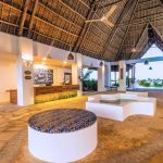 SBH Kilindini havuzu, sahil barı ve şezlonglar, Zanzibar oteli