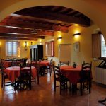 Villa Guarnaschelli yemek ve oturma salonu, klasik Toskana dekoru, Scandicci Floransa