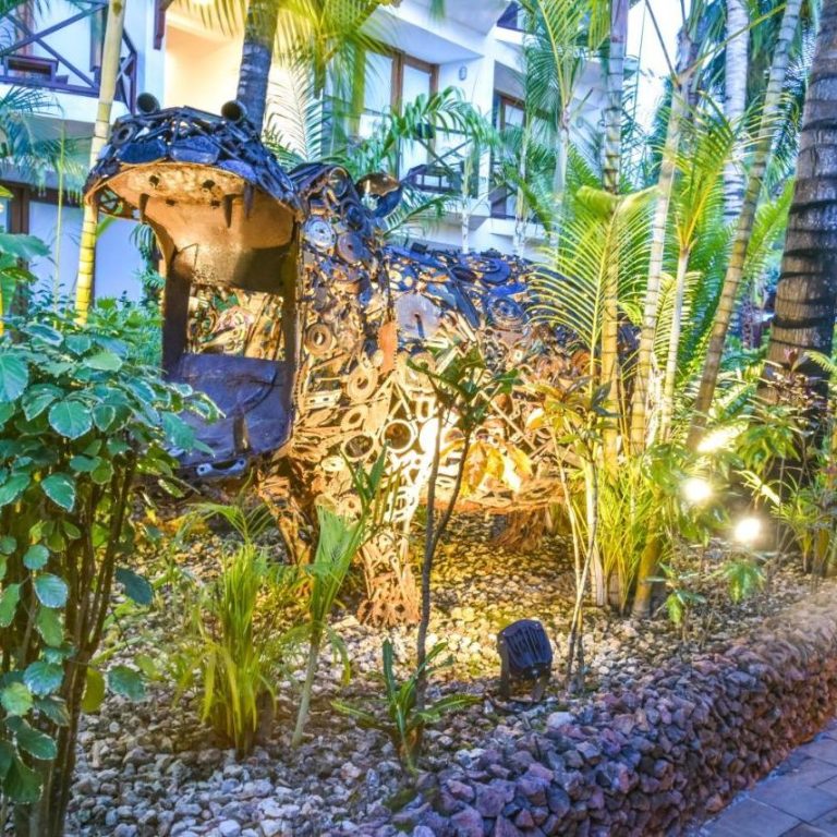 The Z Hotel palmiyeli açık havuzu, Nungwi Zanzibar oteli