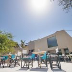 Praia'da otelin açık hava sosyal alanı, Cape Verde