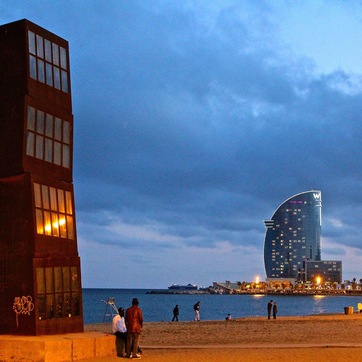 Barceloneta Plajı Barcelona Barcelona balayı turunda Barceloneta Plajı ve Akdeniz kıyısı