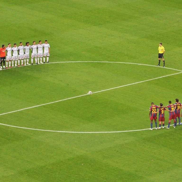 Barcelona maç turunda Camp Nou Stadyumu'nun kuş bakışı panoraması