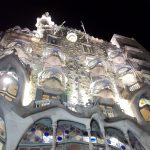 Barcelona Noel turunda Gaudí imzalı Casa Batlló'nun renkli cephesi