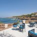 Praia'da kayalık kıyıya bakan otel terası, Santiago Adası Cape Verde