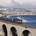 L’Estaque kıyısında viyadük ve deniz, Marsilya Fransa