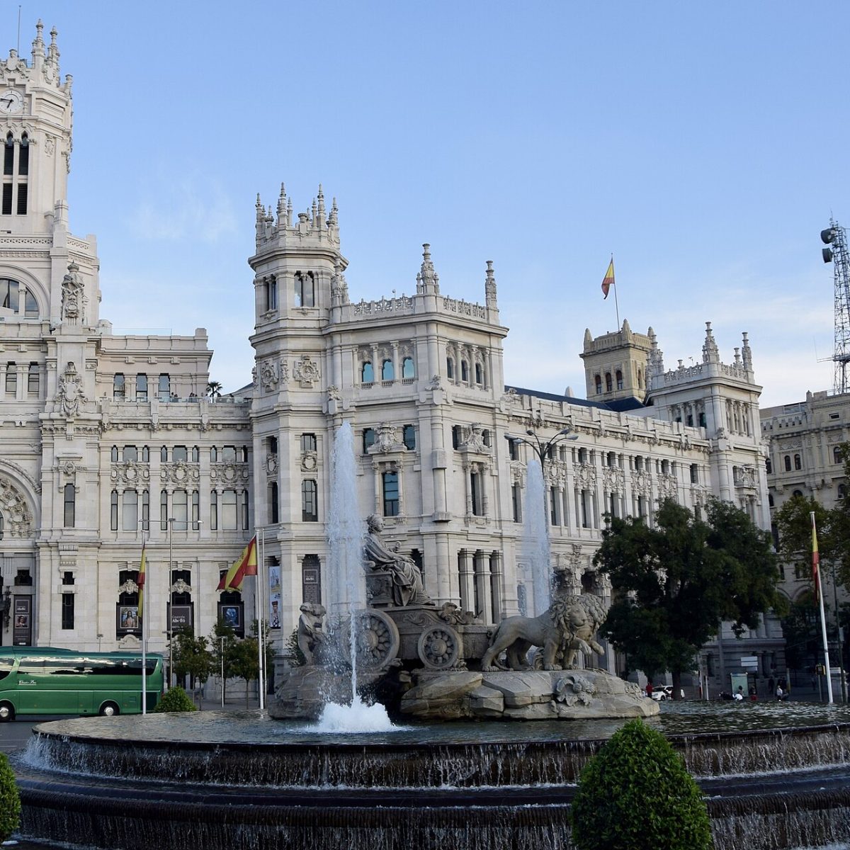 Cibeles Meydanı | Madrid Madrid Cibeles Meydanı çeşmesi ve Cibeles Sarayı, Atlético Madrid maç turu