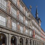 Madrid Plaza Mayor tarihi meydanı ve kırmızı cepheli binaları, Madrid Endülüs klasik turu
