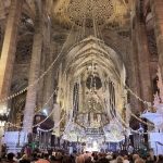 Mallorca turunda deniz kıyısındaki Palma Katedrali La Seu'nun Gotik cephesi