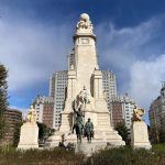 Madrid Plaza de España Cervantes anıtı ve modern kuleler maç turu gezisi