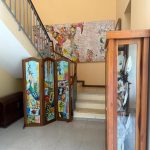 Boutique Hotel Praia Maria merdiven boşluğundaki sanat objeleri, Praia