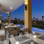 Hotel Riu Palace Santa Maria'da havuz başı akşam yemeği alanı, Sal Adası