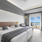 Hotel Riu Palace Santa Maria standart odası ve deniz manzaralı balkon, Sal Adası