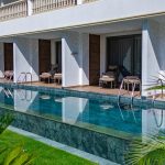 Samara Hotel Bodrum havuza sıfır odaların önündeki paylaşımlı havuz
