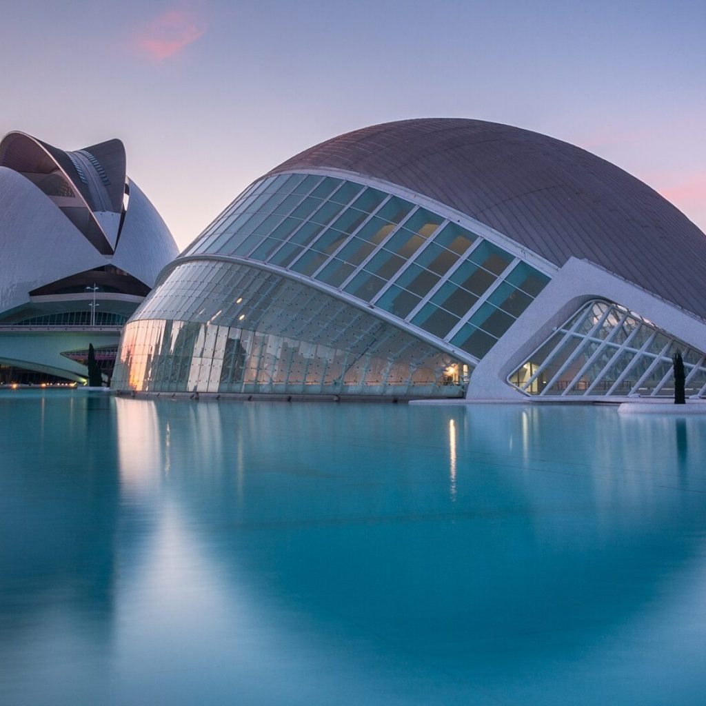 Valencia Sanat ve Bilimler Şehri'nin modern beyaz mimarisi, Valencia Barcelona Madrid kültür turu