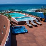 Hotel Vip Praia havuz terası ve okyanus kıyısı, Praia