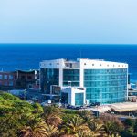 Hotel Vip Praia binası ve Atlantik kıyısı, Praia Cape Verde