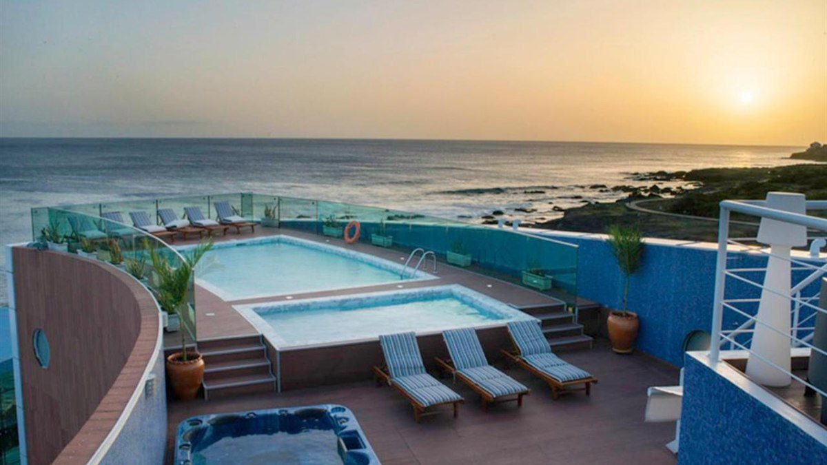 Hotel Vip Praia çatı havuzundan okyanus ve günbatımı, Praia Cape Verde