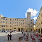 Volterra’da Piazza dei Priori ve ortaçağ cepheleri, Toskana