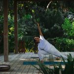Niva Labriz Seychelles orman içinde yoga