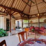 Puri Wulandari Bali Ubud: Srikandi villanın açık oturma alanı