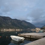 Kotor Körfezi ve çevresindeki dağlar