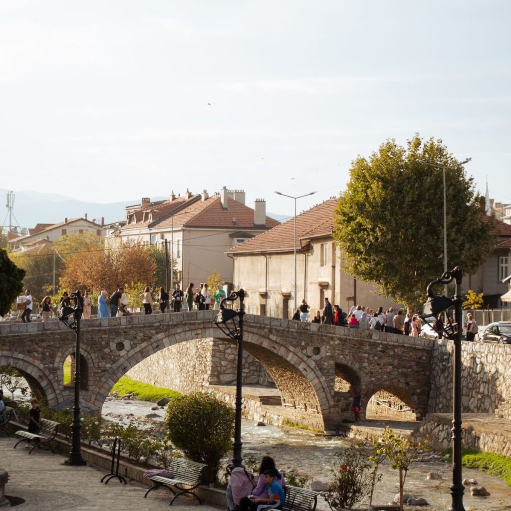 Prizren Taş Köprü ve nehir manzarası