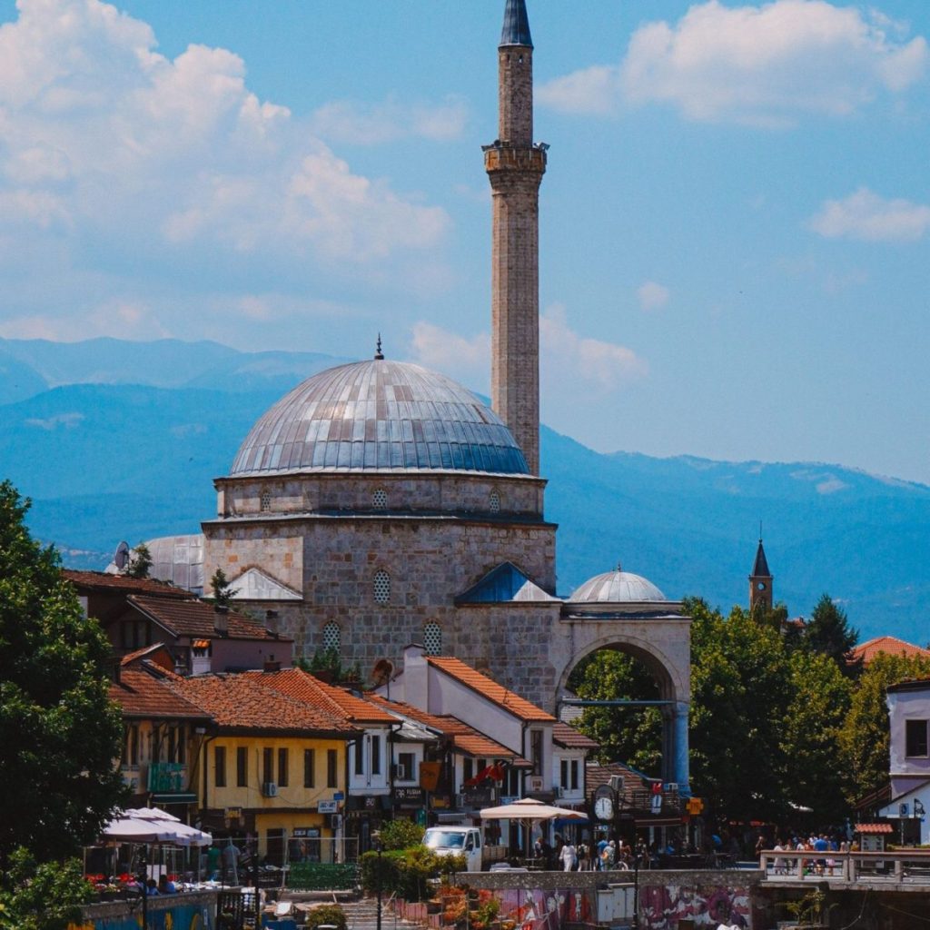 Prizren Sinan Paşa Camii ve Bistriça Nehri