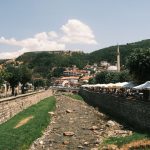 Prizren nehir kıyısı ve tarihi merkez